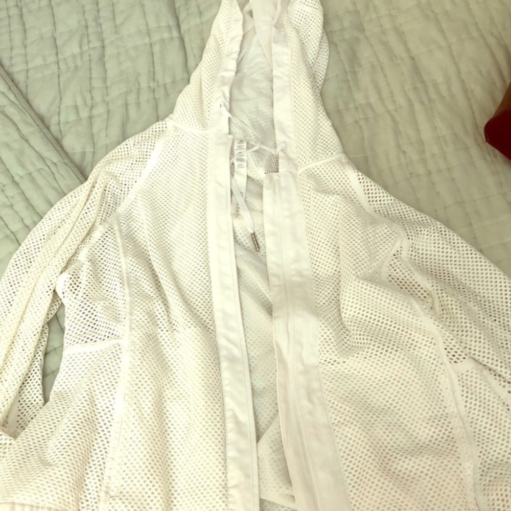 Women’s lululemon white mesh zip up size 8